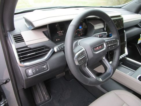 New 2026 GMC Acadia Elevation w/ Elevation Premium Package FWD image 24