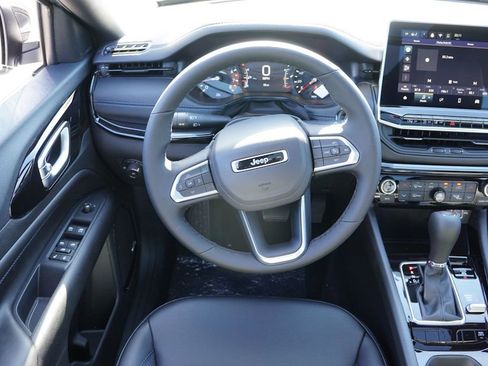 New 2025 Jeep Compass Latitude w/ Sun & Sound Group image 13