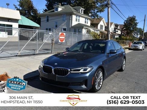 Used 2023 BMW 530e xDrive w/ Premium Package image 2