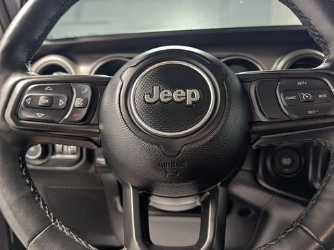 Used 2022 Jeep Wrangler Sport AWD/4WD image 19