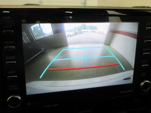 Used 2021 Toyota Corolla LE FWD image 32