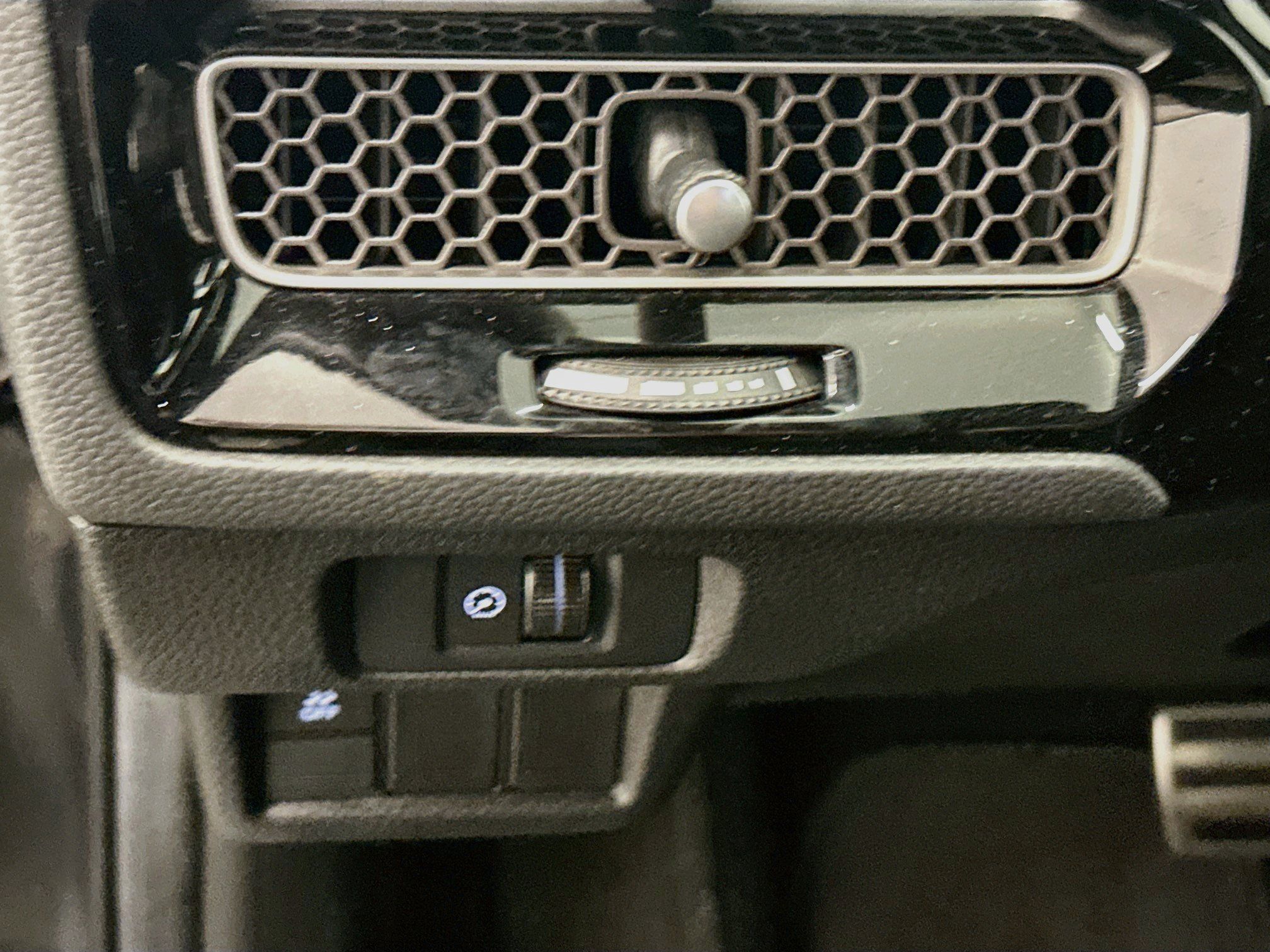 Used 2025 Honda Civic Sport image 17
