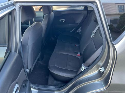 Used 2018 Kia Soul w/ Convenience Package FWD image 14