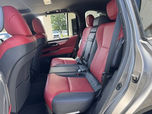 Used 2023 Lexus LX 600 F Sport w/ Accessory Package (Z1) AWD/4WD image 13