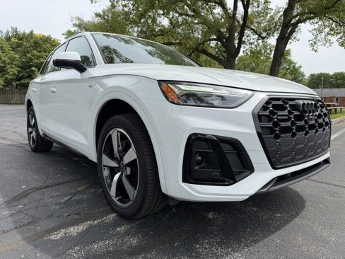 Certified 2023 Audi Q5 2.0T Premium Plus w/ Premium Plus Package AWD/4WD image 2