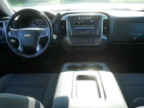 Used 2018 Chevrolet Silverado 1500 LT w/ LT Eassist Package AWD/4WD image 10