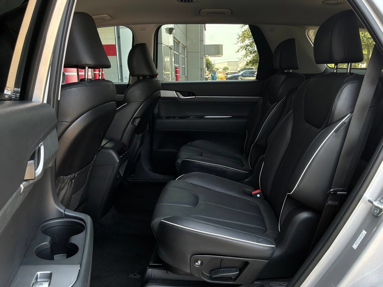Used 2025 Hyundai Palisade SEL FWD image 12
