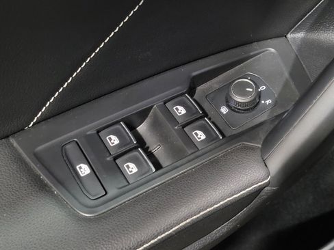 Used 2022 Volkswagen Tiguan SE image 27