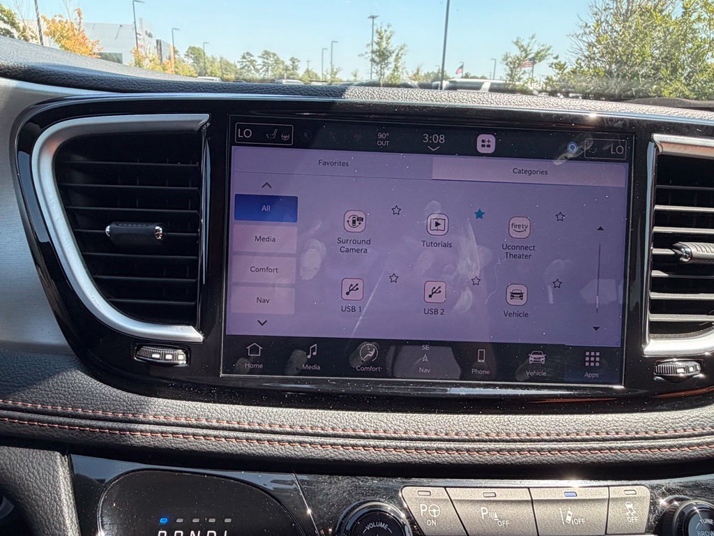Used 2024 Chrysler Pacifica Pinnacle FWD image 35