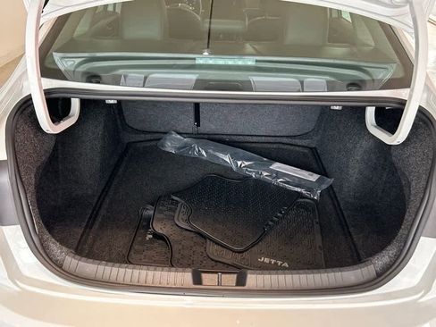 Used 2021 Volkswagen Jetta SEL image 18