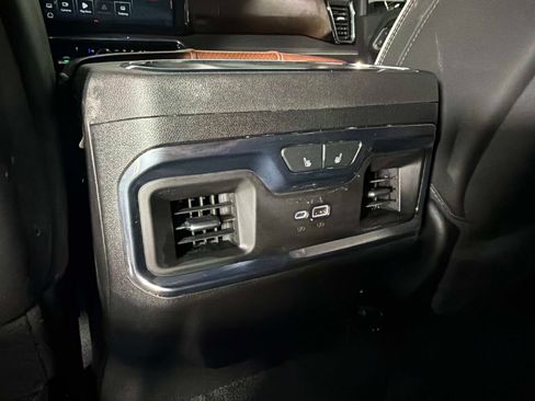 Used 2025 GMC Sierra 3500 Denali Ultimate AWD/4WD image 35