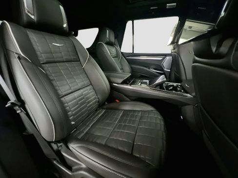 Used 2026 Cadillac Escalade V AWD/4WD image 31