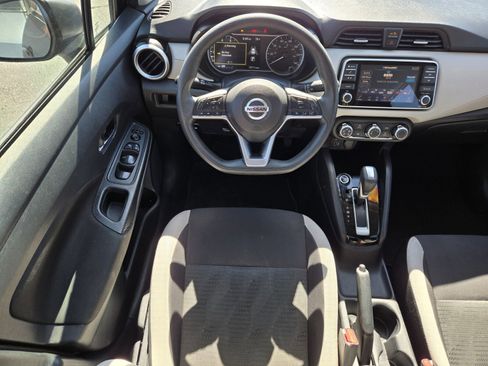 Used 2021 Nissan Versa SV FWD image 9