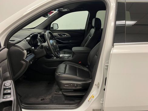 Used 2023 Chevrolet Traverse LT FWD image 20