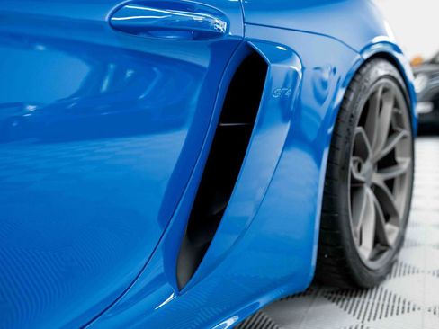 Used 2022 Porsche 718 Cayman GT4 image 35