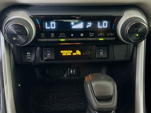 Used 2019 Toyota RAV4 XLE w/ Convenience Package FWD image 23