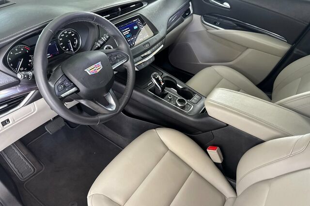 Used 2021 Cadillac XT4 Luxury w/ Driver Awareness Package FWD image 10