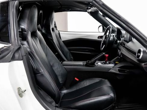 Used 2018 MAZDA MX-5 Miata RF Grand Touring RWD image 34