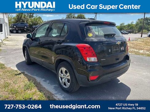 Used 2017 Chevrolet Trax LS w/ LPO, Cargo Package image 2