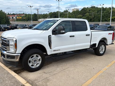 Used 2025 Ford F250 XLT w/ FX4 Off-Road Package AWD/4WD image 5
