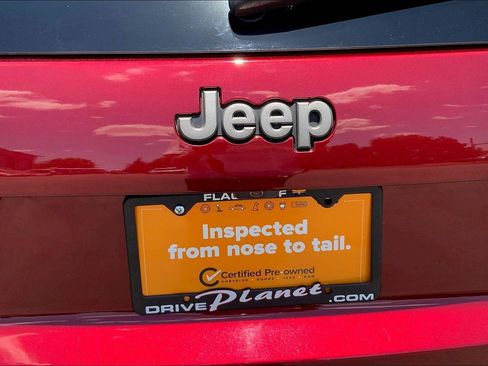 Used 2020 Jeep Cherokee Trailhawk w/ Comfort/Convenience Group AWD/4WD image 31