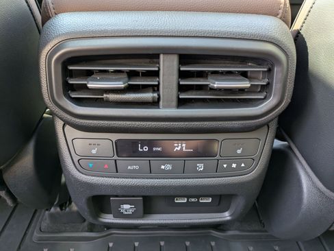 Used 2023 Honda Pilot Elite image 30