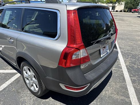 Used 2011 Volvo XC70 T6 AWD/4WD image 7