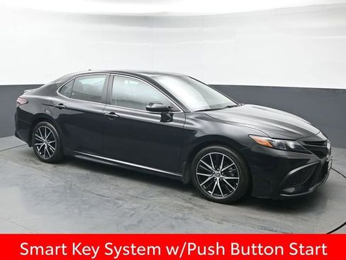 Used 2023 Toyota Camry SE w/ Cold Weather Package AWD/4WD image 9