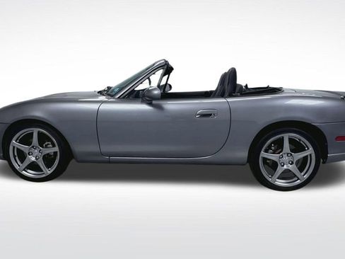 Used 2004 MAZDA MX-5 Miata MAZDASPEED w/ Grand Touring Pkg RWD image 19