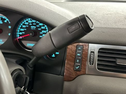 Used 2007 GMC Yukon XL SLT w/ SLT Preferred Equipment Group AWD/4WD image 39
