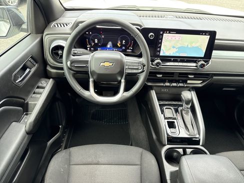 Used 2024 Chevrolet Colorado LT RWD image 12