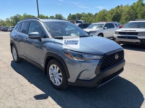 Used 2023 Toyota Corolla Cross LE w/ Moonroof Package AWD/4WD image 3