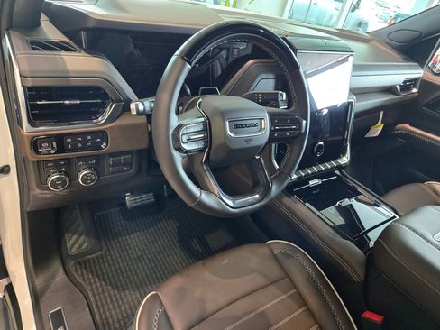 New 2026 GMC Yukon Denali Ultimate AWD/4WD image 10