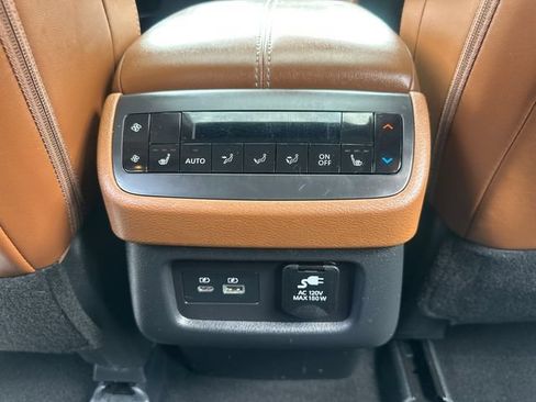 Used 2023 Nissan Pathfinder Platinum AWD/4WD image 19
