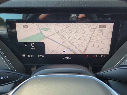 Used 2025 GMC Yukon XL Elevation image 22