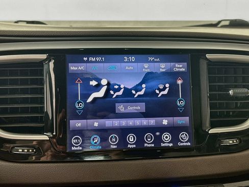 Used 2020 Chrysler Pacifica Touring-L Plus w/ Tire & Wheel Group FWD image 15