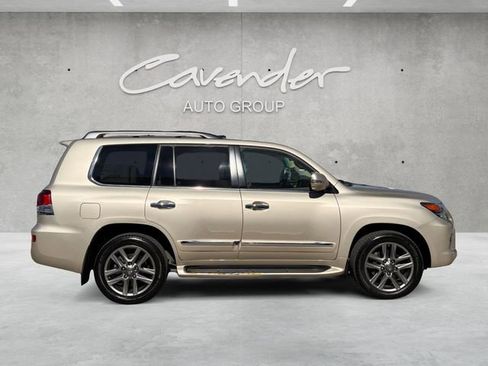 Used 2014 Lexus LX 570 4WD image 17