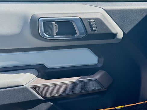 Used 2023 Ford Bronco Badlands w/ Sasquatch Package image 16