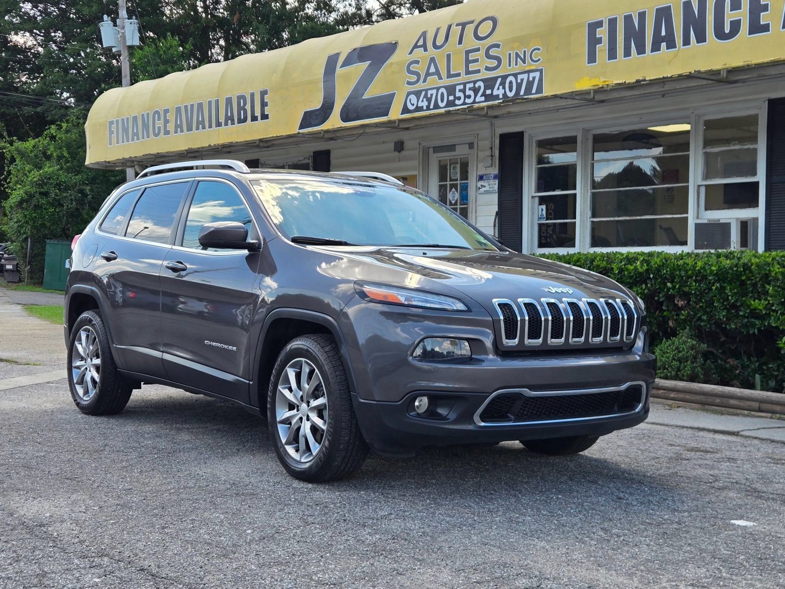 Used 2018 Jeep Cherokee Limited AWD/4WD image 1