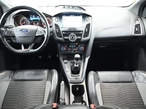 Used 2017 Ford Focus ST w/ Equipment Group 401A FWD image 24