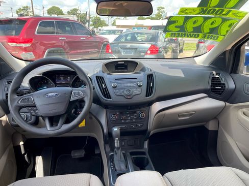 Used 2017 Ford Escape SE image 10