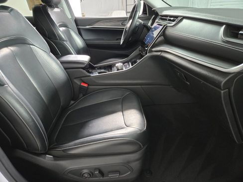 Used 2021 Jeep Grand Cherokee L Limited image 19