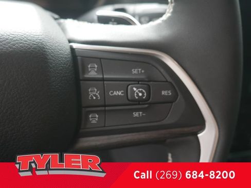 Certified 2024 Jeep Grand Cherokee Limited AWD/4WD image 28