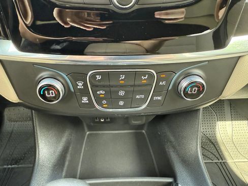 Certified 2022 Chevrolet Traverse LS w/ LPO, Floor Liner Package AWD/4WD image 27