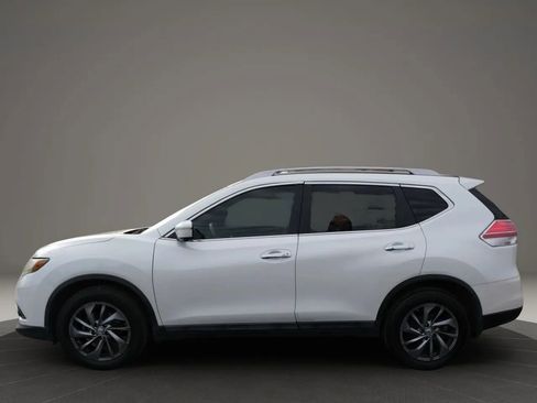 Used 2015 Nissan Rogue SL image 2