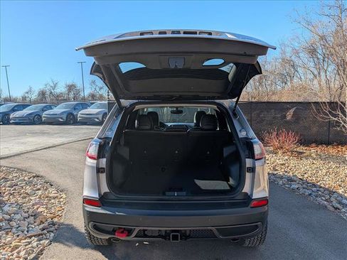 Used 2019 Jeep Cherokee Trailhawk w/ Comfort/Convenience Group image 21