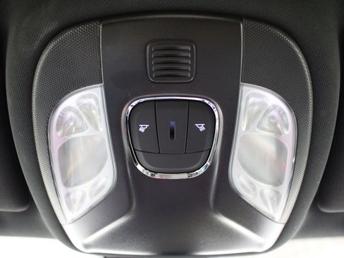 Used 2025 Jeep Compass Latitude w/ Altitude Special Edition AWD/4WD image 18