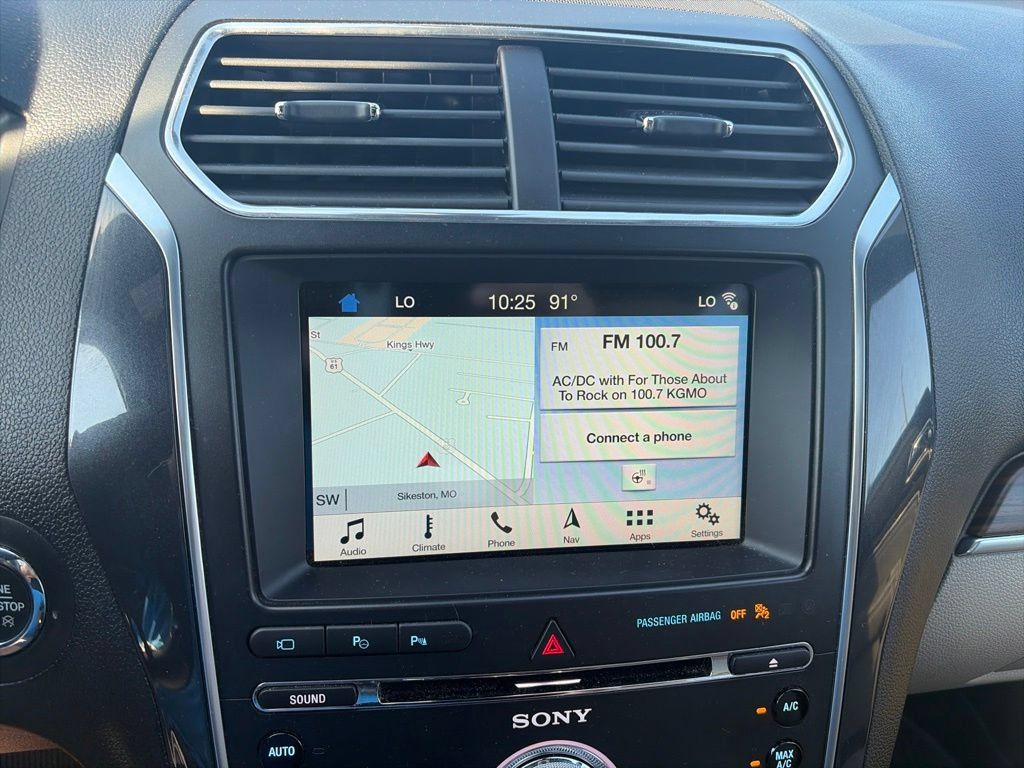 Used 2018 Ford Explorer Limited w/ Equipment Group 301A FWD image 22
