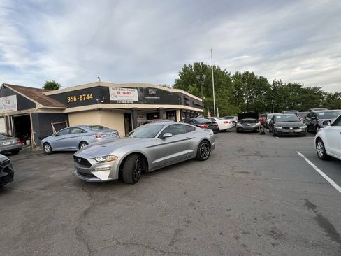 Used 2021 Ford Mustang Premium RWD image 6