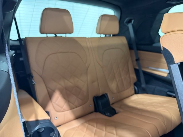 Used 2026 BMW X7 xDrive40i w/ M Sport Package AWD/4WD image 49